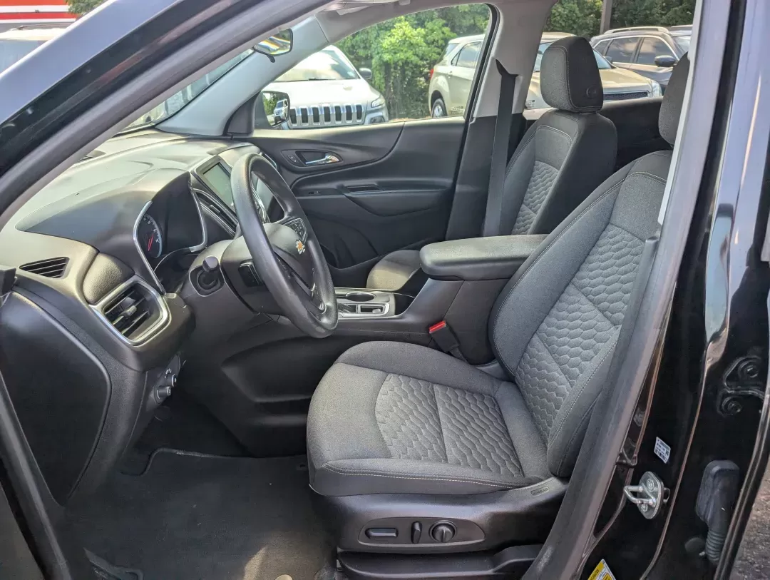 2018 /Jet Black Chevrolet Equinox LT (2GNAXSEV7J6) with an Other engine, located at 3959 U.S. 80 W, Phenix City, AL, 36870, (334) 297-4885, 32.469296, -85.135185 - **Your Next Adventure Awaits in the 2018 Chevrolet Equinox LT Perfect for Families and Commuters Alike!**<br /> <br /> Are you ready to elevate your driving experience? Whether you're picking up the kids from school, commuting to work, or planning a weekend getaway, the 2018 Chevrolet Equinox LT is - Photo#10