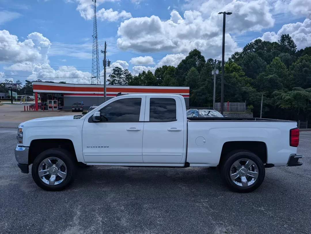 2019 /Jet Black Chevrolet Silverado 1500 LD LT (2GCRCPEC1K1) with an Other engine, located at 3959 U.S. 80 W, Phenix City, AL, 36870, (334) 297-4885, 32.469296, -85.135185 - Are you on the lookout for a versatile pickup truck that balances power and comfort? Meet the 2019 Chevrolet Silverado 1500 LD LT, an ideal choice for weekend adventures, heavy-duty tasks, or simply commuting around Phenix City, AL. This robust extended cab pickup is designed to cater to various lif - Photo#8