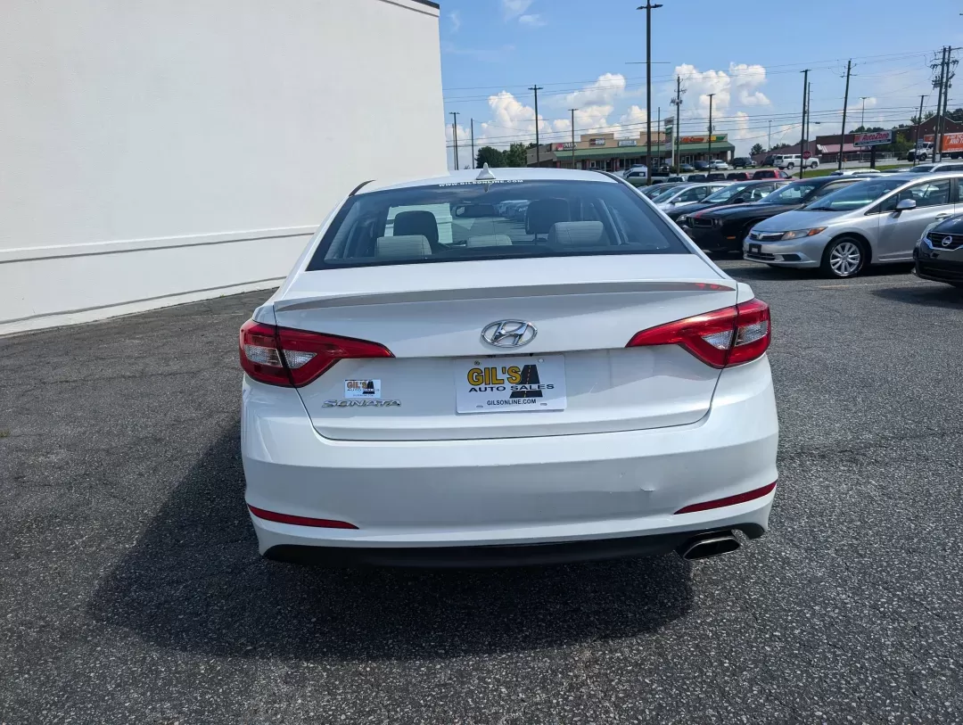 2017 /Gray Hyundai Sonata SE (5NPE24AF5HH) with an Other engine, located at 521 Old Farm Lane Rd, Prattville, AL, 36066, (334) 325-1505, 32.482460, -86.416367 - **Discover Your Next Adventure in the 2017 Hyundai Sonata SE!**<br /> <br /> Are you ready to elevate your driving experience? Whether you're commuting to work, running errands, or planning an exciting weekend getaway, the 2017 Hyundai Sonata SE is your ultimate companion. With its sleek Quartz Whit - Photo#5
