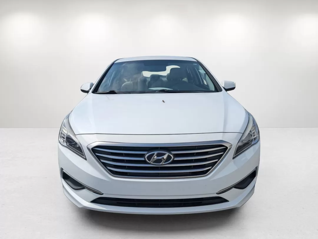 2017 /Gray Hyundai Sonata SE (5NPE24AF5HH) with an Other engine, located at 521 Old Farm Lane Rd, Prattville, AL, 36066, (334) 325-1505, 32.482460, -86.416367 - **Discover Your Next Adventure in the 2017 Hyundai Sonata SE!**<br /> <br /> Are you ready to elevate your driving experience? Whether you're commuting to work, running errands, or planning an exciting weekend getaway, the 2017 Hyundai Sonata SE is your ultimate companion. With its sleek Quartz Whit - Photo#2