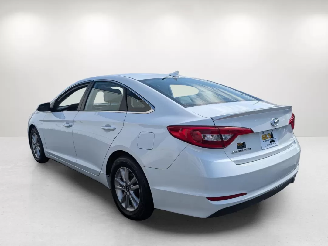 2017 /Gray Hyundai Sonata SE (5NPE24AF5HH) with an Other engine, located at 521 Old Farm Lane Rd, Prattville, AL, 36066, (334) 325-1505, 32.482460, -86.416367 - **Discover Your Next Adventure in the 2017 Hyundai Sonata SE!**<br /> <br /> Are you ready to elevate your driving experience? Whether you're commuting to work, running errands, or planning an exciting weekend getaway, the 2017 Hyundai Sonata SE is your ultimate companion. With its sleek Quartz Whit - Photo#7