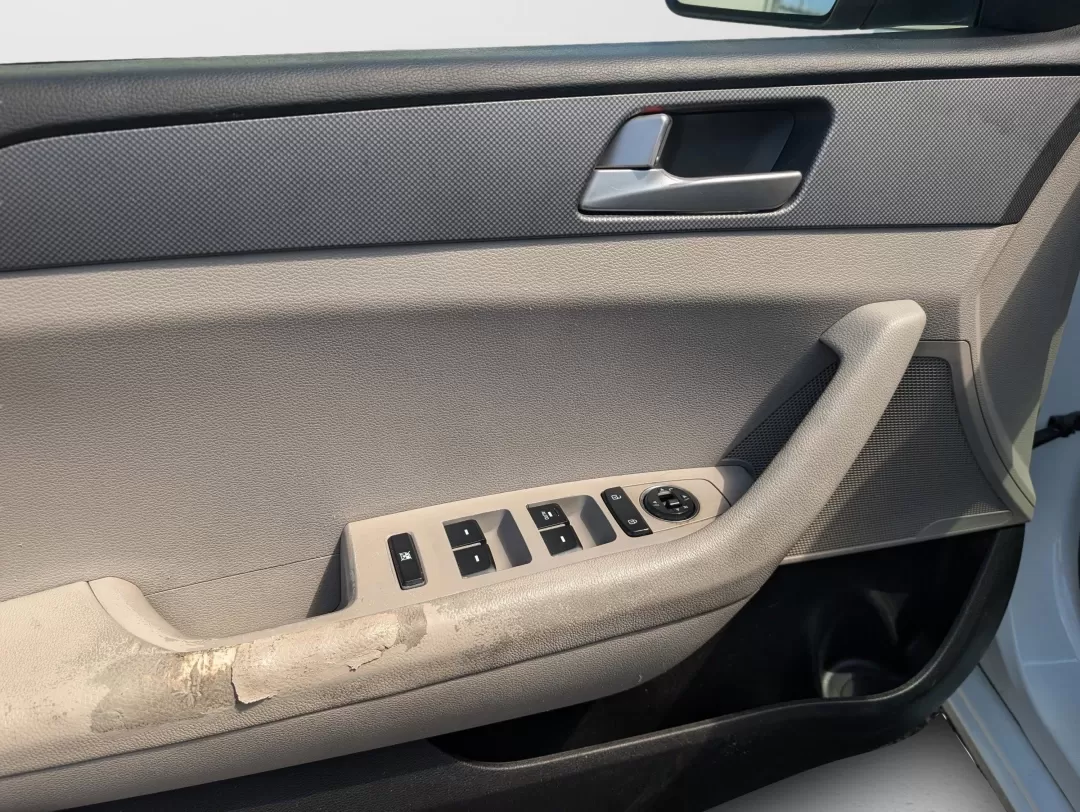 2017 /Gray Hyundai Sonata SE (5NPE24AF5HH) with an Other engine, located at 521 Old Farm Lane Rd, Prattville, AL, 36066, (334) 325-1505, 32.482460, -86.416367 - **Discover Your Next Adventure in the 2017 Hyundai Sonata SE!**<br /> <br /> Are you ready to elevate your driving experience? Whether you're commuting to work, running errands, or planning an exciting weekend getaway, the 2017 Hyundai Sonata SE is your ultimate companion. With its sleek Quartz Whit - Photo#9