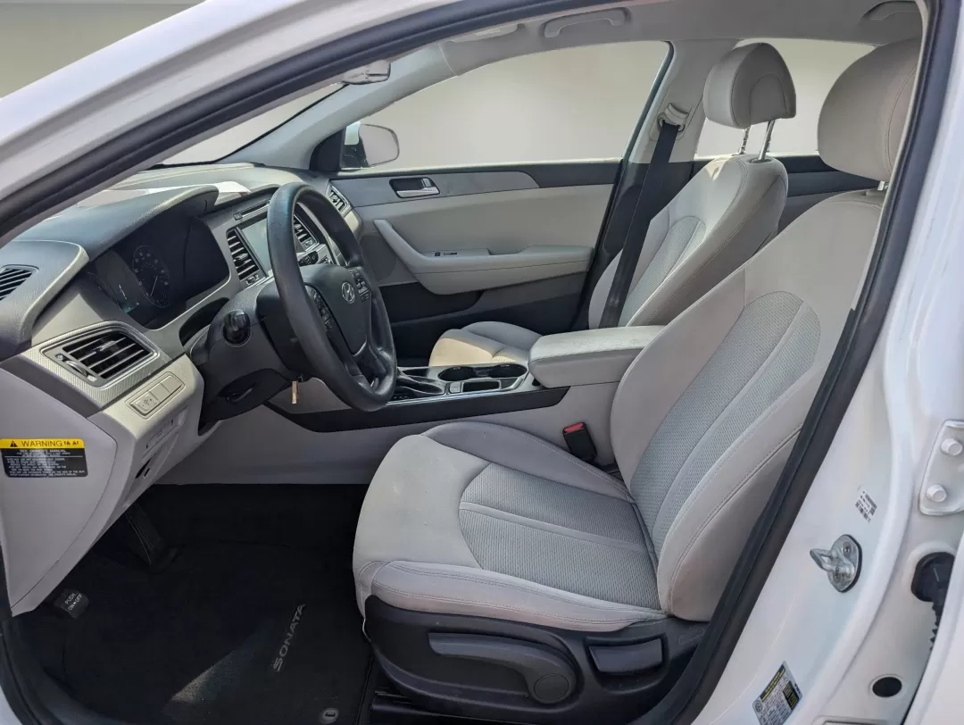 2017 /Gray Hyundai Sonata SE (5NPE24AF5HH) with an Other engine, located at 521 Old Farm Lane Rd, Prattville, AL, 36066, (334) 325-1505, 32.482460, -86.416367 - **Discover Your Next Adventure in the 2017 Hyundai Sonata SE!**<br /> <br /> Are you ready to elevate your driving experience? Whether you're commuting to work, running errands, or planning an exciting weekend getaway, the 2017 Hyundai Sonata SE is your ultimate companion. With its sleek Quartz Whit - Photo#10
