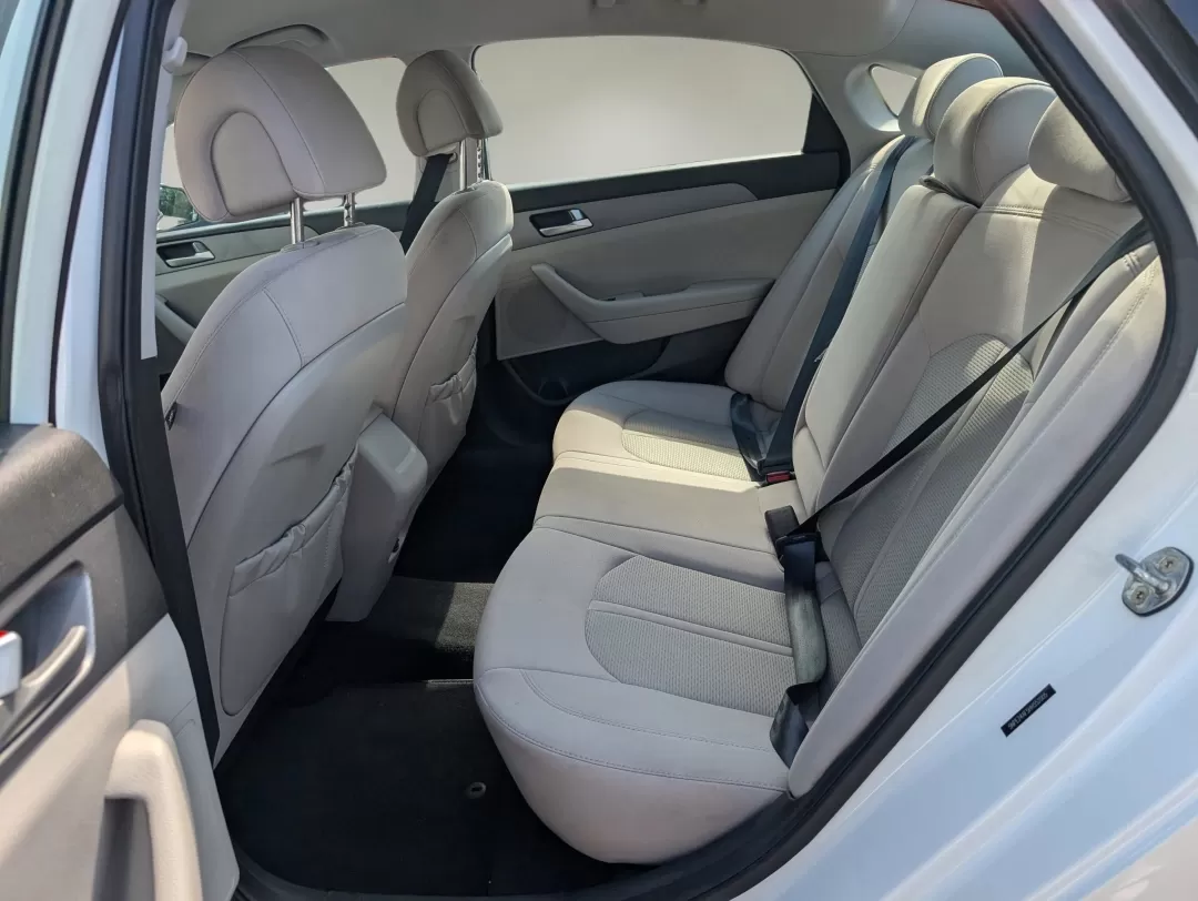 2017 /Gray Hyundai Sonata SE (5NPE24AF5HH) with an Other engine, located at 521 Old Farm Lane Rd, Prattville, AL, 36066, (334) 325-1505, 32.482460, -86.416367 - **Discover Your Next Adventure in the 2017 Hyundai Sonata SE!**<br /> <br /> Are you ready to elevate your driving experience? Whether you're commuting to work, running errands, or planning an exciting weekend getaway, the 2017 Hyundai Sonata SE is your ultimate companion. With its sleek Quartz Whit - Photo#11