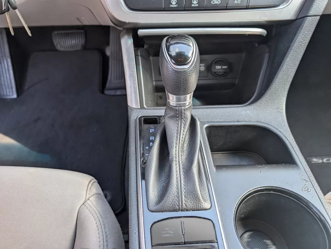 2017 /Gray Hyundai Sonata SE (5NPE24AF5HH) with an Other engine, located at 521 Old Farm Lane Rd, Prattville, AL, 36066, (334) 325-1505, 32.482460, -86.416367 - **Discover Your Next Adventure in the 2017 Hyundai Sonata SE!**<br /> <br /> Are you ready to elevate your driving experience? Whether you're commuting to work, running errands, or planning an exciting weekend getaway, the 2017 Hyundai Sonata SE is your ultimate companion. With its sleek Quartz Whit - Photo#13