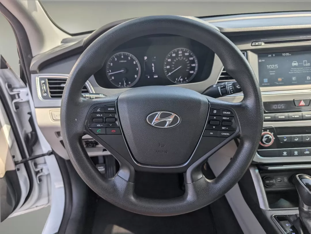 2017 /Gray Hyundai Sonata SE (5NPE24AF5HH) with an Other engine, located at 521 Old Farm Lane Rd, Prattville, AL, 36066, (334) 325-1505, 32.482460, -86.416367 - **Discover Your Next Adventure in the 2017 Hyundai Sonata SE!**<br /> <br /> Are you ready to elevate your driving experience? Whether you're commuting to work, running errands, or planning an exciting weekend getaway, the 2017 Hyundai Sonata SE is your ultimate companion. With its sleek Quartz Whit - Photo#15