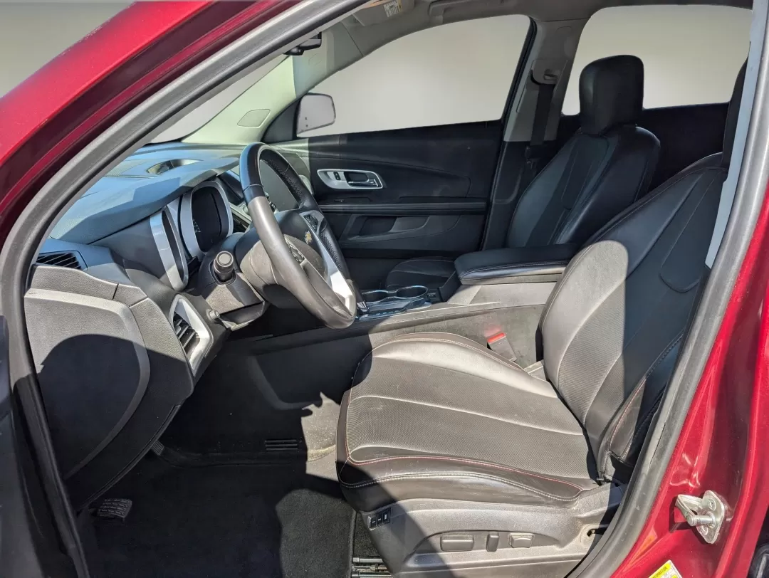 2017 /Jet Black Chevrolet Equinox Premier (2GNALDEKXH6) with an Other engine, located at 5115 14th Ave., Columbus, GA, 31904, (706) 323-0345, 32.511494, -84.971046 - **Elevate Your Commute with the 2017 Chevrolet Equinox Premier Perfect for Families and Adventurers Alike!**<br /> <br /> Discover the epitome of versatility with the 2017 Chevrolet Equinox Premier, designed for those who crave a blend of comfort, technology, and safety. Whether you're navigating d - Photo#9