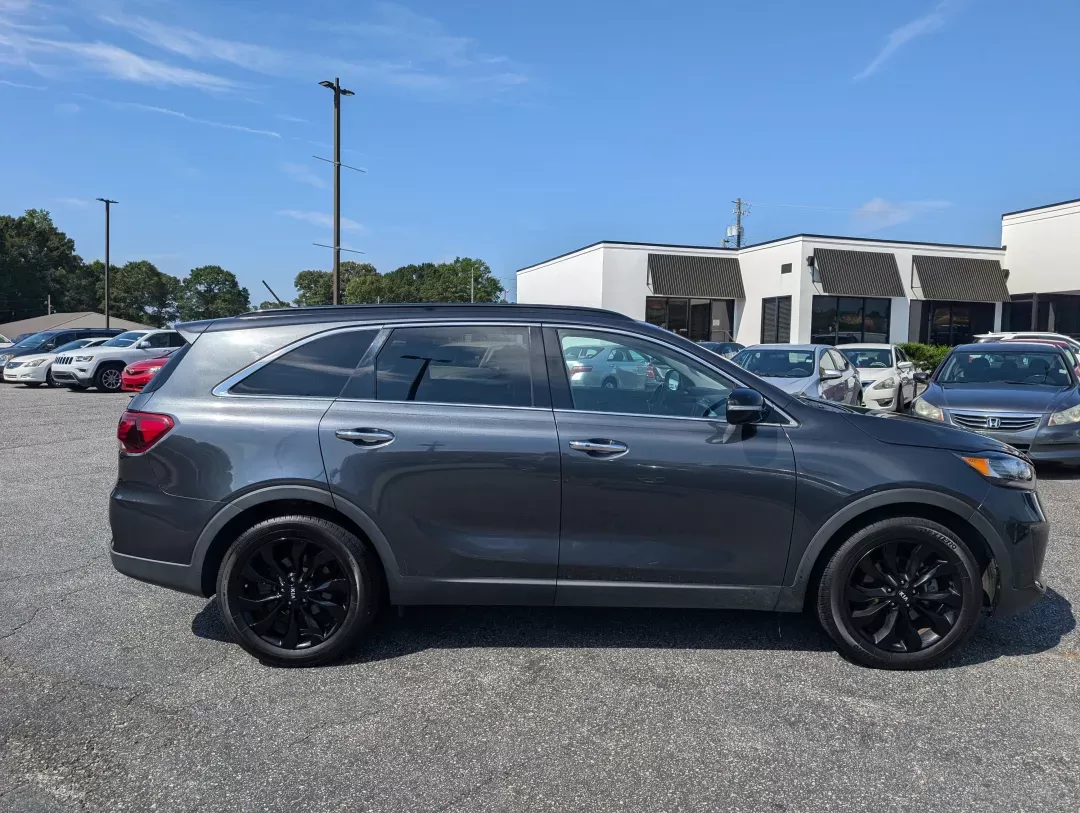 2020 /Black Kia Sorento S V6 (5XYPG4A50LG) with an Other engine, located at 7000 Northlake Connector, Columbus, GA, 31904, (706) 987-8085, 32.524975, -84.978134 - **Adventure Awaits: Discover the 2020 Kia Sorento at Gils Auto in Phenix City, AL!**<br /> <br /> If you're seeking a versatile SUV that combines style, comfort, and practicality, look no further than the 2020 Kia Sorento S V6 available now at Gils Auto, your trusted Buy Here Pay Here dealership loc - Photo#3