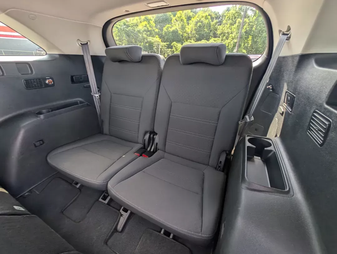 2020 /Black Kia Sorento S V6 (5XYPG4A50LG) with an Other engine, located at 7000 Northlake Connector, Columbus, GA, 31904, (706) 987-8085, 32.524975, -84.978134 - **Adventure Awaits: Discover the 2020 Kia Sorento at Gils Auto in Phenix City, AL!**<br /> <br /> If you're seeking a versatile SUV that combines style, comfort, and practicality, look no further than the 2020 Kia Sorento S V6 available now at Gils Auto, your trusted Buy Here Pay Here dealership loc - Photo#10