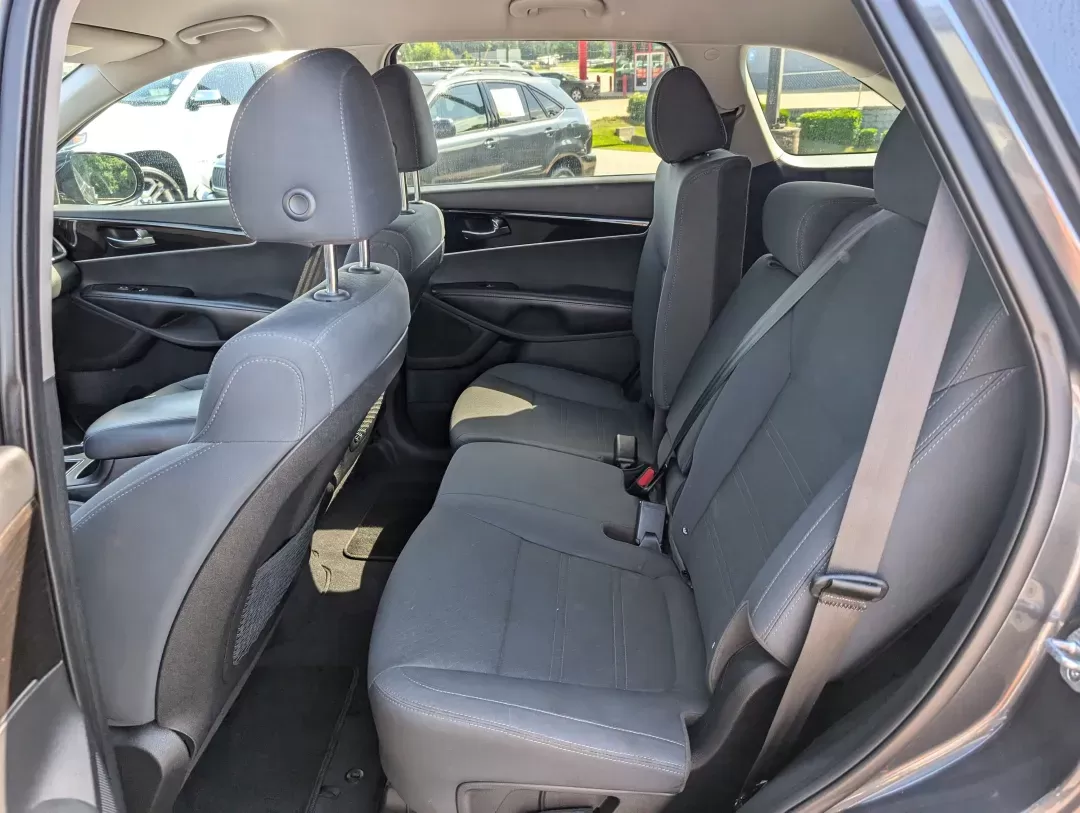 2020 /Black Kia Sorento S V6 (5XYPG4A50LG) with an Other engine, located at 7000 Northlake Connector, Columbus, GA, 31904, (706) 987-8085, 32.524975, -84.978134 - **Adventure Awaits: Discover the 2020 Kia Sorento at Gils Auto in Phenix City, AL!**<br /> <br /> If you're seeking a versatile SUV that combines style, comfort, and practicality, look no further than the 2020 Kia Sorento S V6 available now at Gils Auto, your trusted Buy Here Pay Here dealership loc - Photo#11
