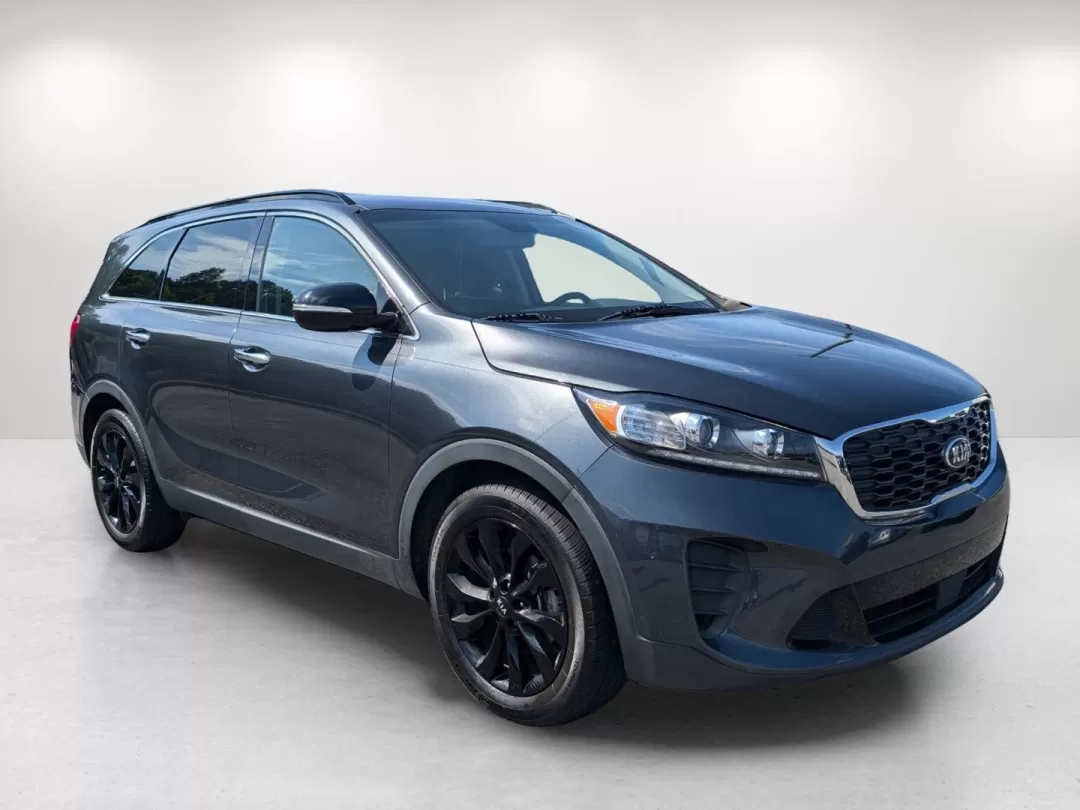 2020 /Black Kia Sorento S V6 (5XYPG4A50LG) with an Other engine, located at 7000 Northlake Connector, Columbus, GA, 31904, (706) 987-8085, 32.524975, -84.978134 - **Adventure Awaits: Discover the 2020 Kia Sorento at Gils Auto in Phenix City, AL!**<br /> <br /> If you're seeking a versatile SUV that combines style, comfort, and practicality, look no further than the 2020 Kia Sorento S V6 available now at Gils Auto, your trusted Buy Here Pay Here dealership loc - Photo#3