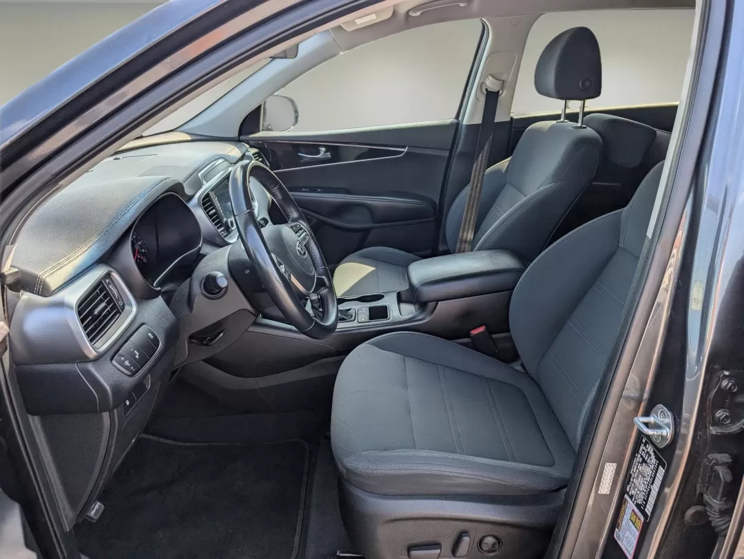 2020 /Black Kia Sorento S V6 (5XYPG4A50LG) with an Other engine, located at 7000 Northlake Connector, Columbus, GA, 31904, (706) 987-8085, 32.524975, -84.978134 - **Adventure Awaits: Discover the 2020 Kia Sorento at Gils Auto in Phenix City, AL!**<br /> <br /> If you're seeking a versatile SUV that combines style, comfort, and practicality, look no further than the 2020 Kia Sorento S V6 available now at Gils Auto, your trusted Buy Here Pay Here dealership loc - Photo#10