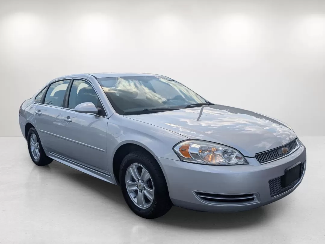 2016 /Ebony Chevrolet Impala Limited LS (2G1WA5E37G1) with an Other engine, located at 1430 Gateway Drive, Opelika, AL, 36801, (334) 239-0944, 32.637871, -85.409790 - **Discover the Perfect Companion for Every Journey: 2016 Chevrolet Impala Limited at Gils Auto in Opelika, AL!**<br /> <br /> Are you in search of a reliable sedan that seamlessly fits into your busy lifestyle? Look no further than this stunning 2016 Chevrolet Impala Limited, available now at Gils A - Photo#3