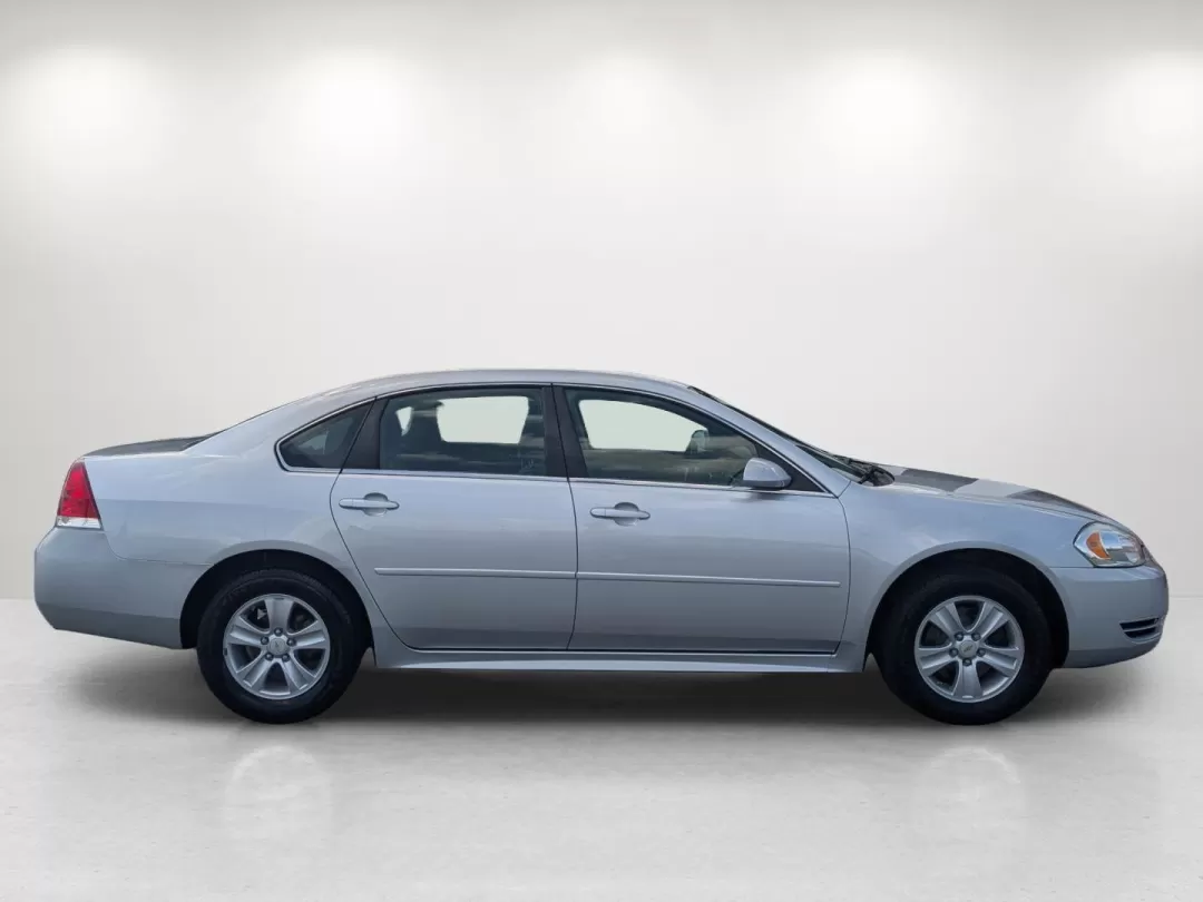 2016 /Ebony Chevrolet Impala Limited LS (2G1WA5E37G1) with an Other engine, located at 1430 Gateway Drive, Opelika, AL, 36801, (334) 239-0944, 32.637871, -85.409790 - **Discover the Perfect Companion for Every Journey: 2016 Chevrolet Impala Limited at Gils Auto in Opelika, AL!**<br /> <br /> Are you in search of a reliable sedan that seamlessly fits into your busy lifestyle? Look no further than this stunning 2016 Chevrolet Impala Limited, available now at Gils A - Photo#4