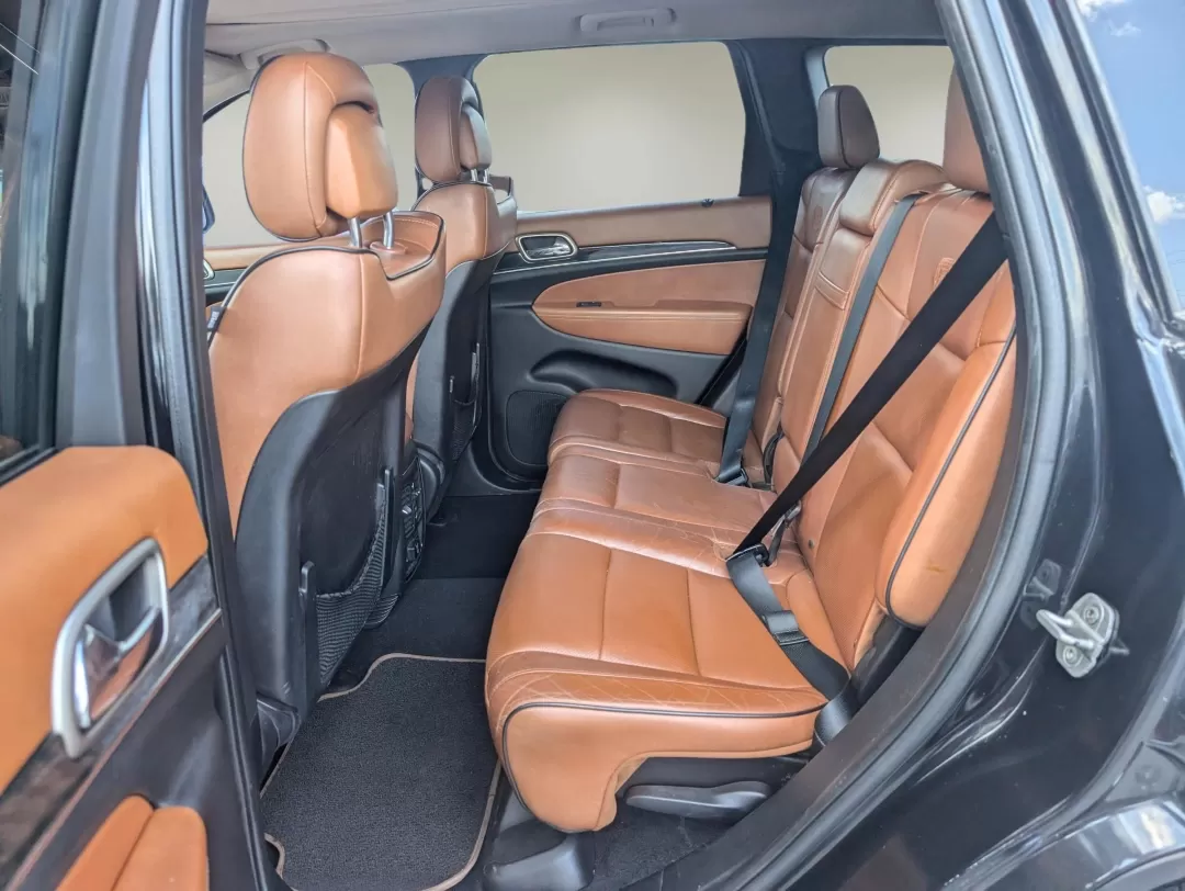 2012 /Black/New Saddle Jeep Grand Cherokee Overland Summit (1C4RJECT6CC) with an Other engine, located at 7000 Northlake Connector, Columbus, GA, 31904, (706) 987-8085, 32.524975, -84.978134 - **Conquer the Road with the 2012 Jeep Grand Cherokee Overland Summit! Ideal for Your Next Adventure!**<br /> <br /> Are you ready to elevate your driving experience? The 2012 Jeep Grand Cherokee Overland Summit is the perfect companion for those who crave adventure without sacrificing comfort. Wheth - Photo#11