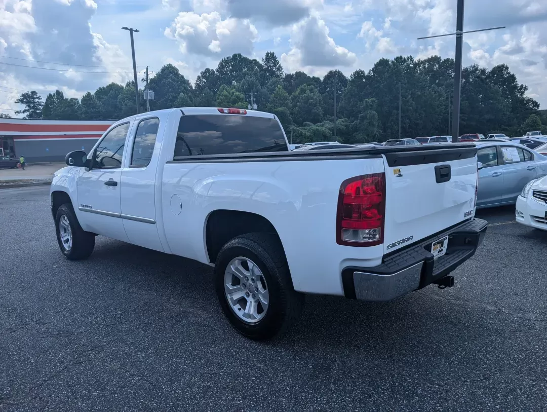 2013 /Dark Titanium GMC Sierra 1500 Work Truck (1GTR1TEX2DZ) with an Other engine, located at 3959 U.S. 80 W, Phenix City, AL, 36870, (334) 297-4885, 32.469296, -85.135185 - **Discover Your Next Adventure with the 2013 GMC Sierra 1500 at Gils Auto in Phenix City, AL!**<br /> <br /> Are you in the market for a vehicle that combines rugged reliability with everyday practicality? Look no further than this dependable 2013 GMC Sierra 1500 Work Truck! Perfect for those who cr - Photo#6