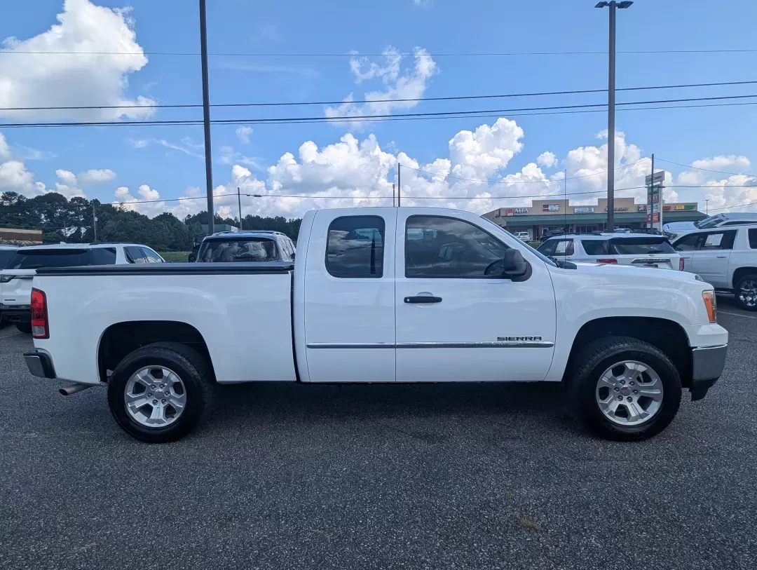 2013 /Dark Titanium GMC Sierra 1500 Work Truck (1GTR1TEX2DZ) with an Other engine, located at 804 22nd Ave, Phenix City, AL, 36870, (334) 297-1860, 32.484749, -85.024475 - **Discover Your Next Adventure with the 2013 GMC Sierra 1500 at Gils Auto in Phenix City, AL!**<br /> <br /> Are you in the market for a vehicle that combines rugged reliability with everyday practicality? Look no further than this dependable 2013 GMC Sierra 1500 Work Truck! Perfect for those who cr - Photo#3