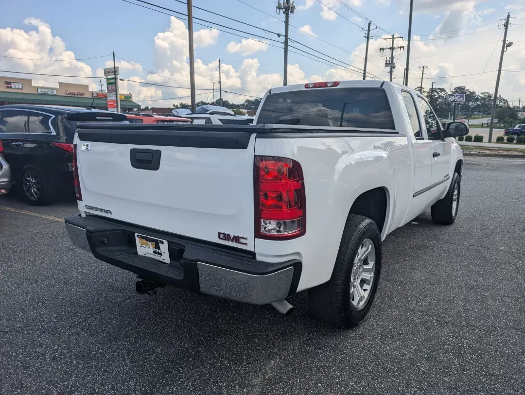 2013 /Dark Titanium GMC Sierra 1500 Work Truck (1GTR1TEX2DZ) with an Other engine, located at 804 22nd Ave, Phenix City, AL, 36870, (334) 297-1860, 32.484749, -85.024475 - **Discover Your Next Adventure with the 2013 GMC Sierra 1500 at Gils Auto in Phenix City, AL!**<br /> <br /> Are you in the market for a vehicle that combines rugged reliability with everyday practicality? Look no further than this dependable 2013 GMC Sierra 1500 Work Truck! Perfect for those who cr - Photo#4