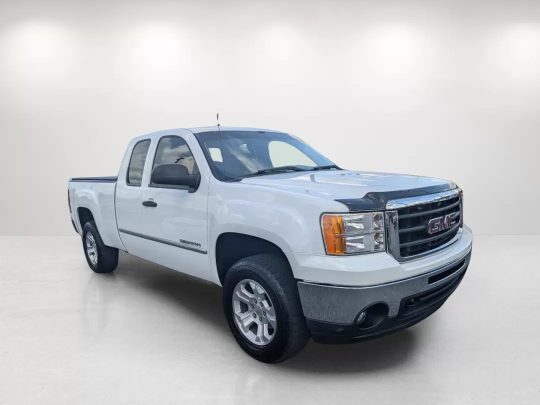 2013 /Dark Titanium GMC Sierra 1500 Work Truck (1GTR1TEX2DZ) with an Other engine, located at 5115 14th Ave., Columbus, GA, 31904, (706) 323-0345, 32.511494, -84.971046 - **Discover Your Next Adventure with the 2013 GMC Sierra 1500 at Gils Auto in Phenix City, AL!**<br /> <br /> Are you in the market for a vehicle that combines rugged reliability with everyday practicality? Look no further than this dependable 2013 GMC Sierra 1500 Work Truck! Perfect for those who cr - Photo#2