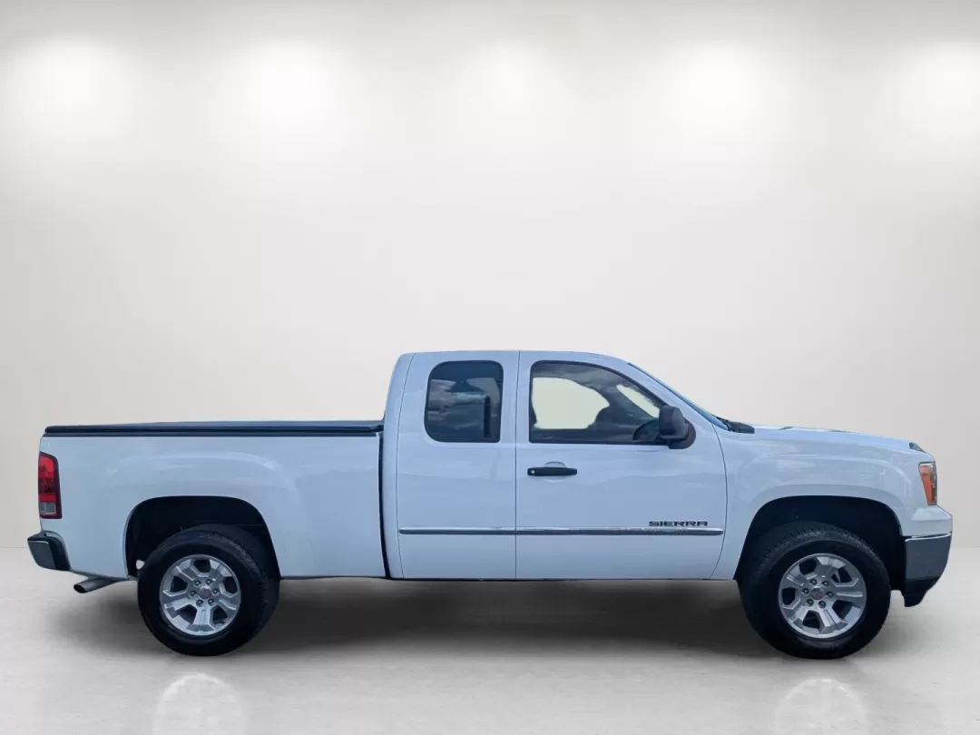 2013 /Dark Titanium GMC Sierra 1500 Work Truck (1GTR1TEX2DZ) with an Other engine, located at 5115 14th Ave., Columbus, GA, 31904, (706) 323-0345, 32.511494, -84.971046 - **Discover Your Next Adventure with the 2013 GMC Sierra 1500 at Gils Auto in Phenix City, AL!**<br /> <br /> Are you in the market for a vehicle that combines rugged reliability with everyday practicality? Look no further than this dependable 2013 GMC Sierra 1500 Work Truck! Perfect for those who cr - Photo#3