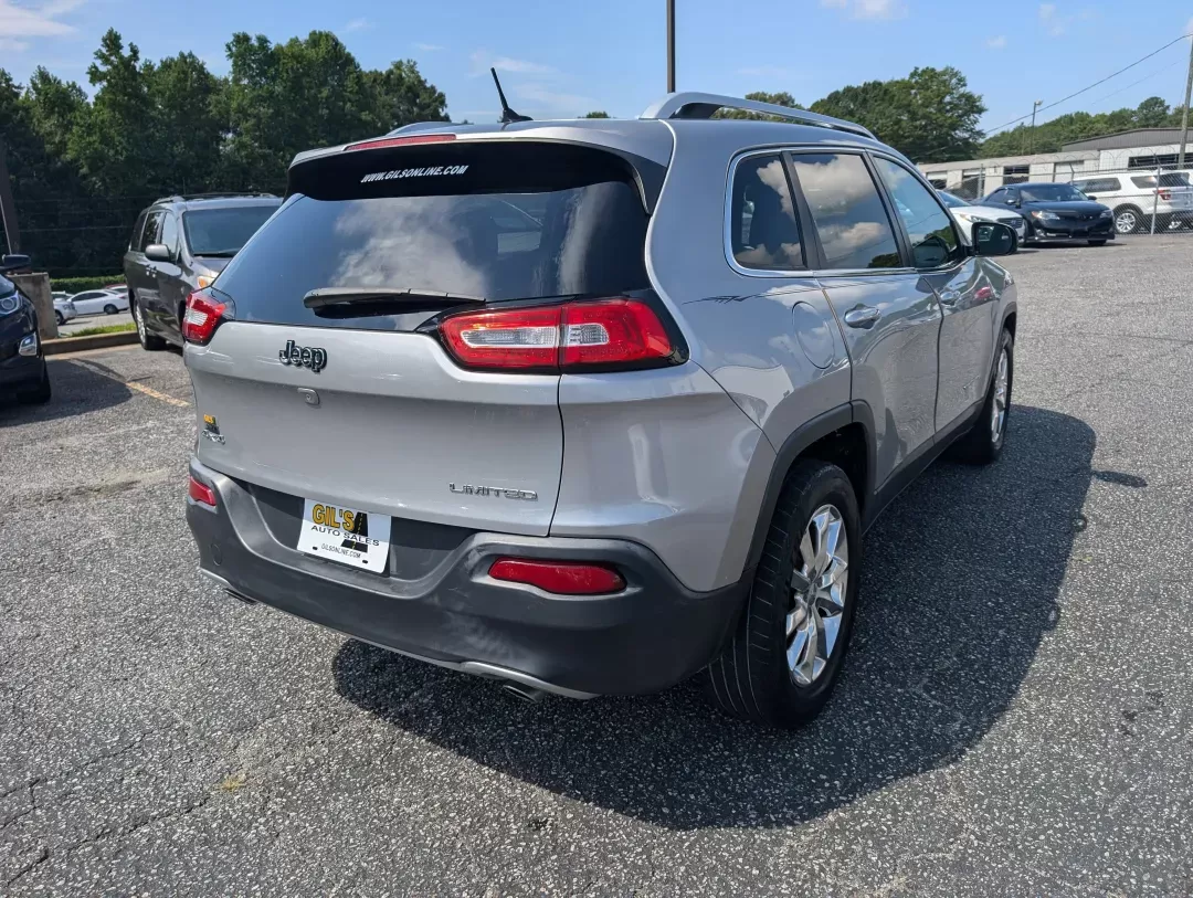 2014 /Black/Iceland Gray Jeep Cherokee Limited (1C4PJMDS4EW) with an Other engine, located at 3959 U.S. 80 W, Phenix City, AL, 36870, (334) 297-4885, 32.469296, -85.135185 - **Explore the Great Outdoors with This 2014 Jeep Cherokee Limited Perfect for Adventure Seekers in Phenix City!**<br /> <br /> Are you ready to elevate your adventures on and off the beaten path? Look no further than this stunning 2014 Jeep Cherokee Limited, a versatile Sport Utility Vehicle that c - Photo#4