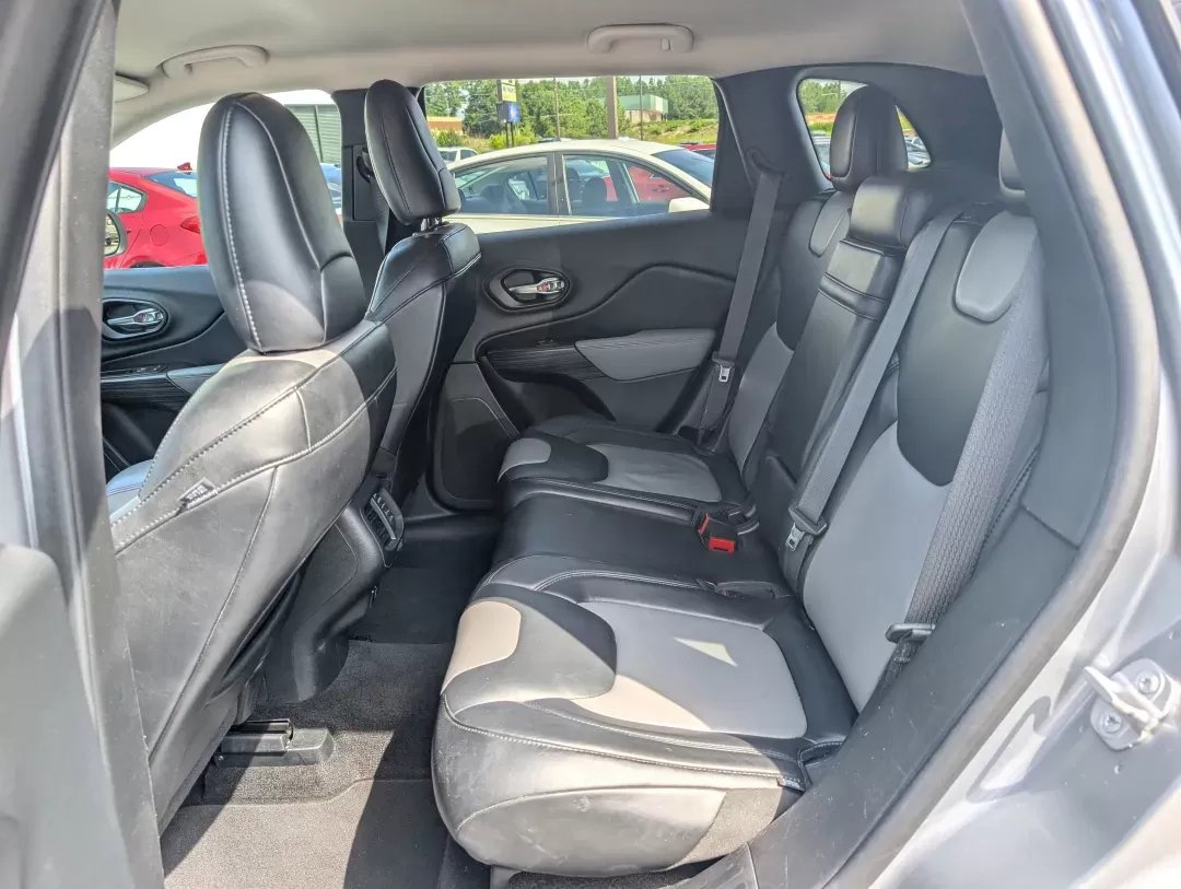 2014 /Black/Iceland Gray Jeep Cherokee Limited (1C4PJMDS4EW) with an Other engine, located at 3959 U.S. 80 W, Phenix City, AL, 36870, (334) 297-4885, 32.469296, -85.135185 - **Explore the Great Outdoors with This 2014 Jeep Cherokee Limited Perfect for Adventure Seekers in Phenix City!**<br /> <br /> Are you ready to elevate your adventures on and off the beaten path? Look no further than this stunning 2014 Jeep Cherokee Limited, a versatile Sport Utility Vehicle that c - Photo#10
