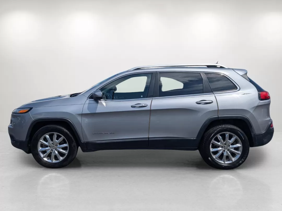 2014 /Black/Iceland Gray Jeep Cherokee Limited (1C4PJMDS4EW) with an Other engine, located at 1430 Gateway Drive, Opelika, AL, 36801, (334) 239-0944, 32.637871, -85.409790 - **Explore the Great Outdoors with This 2014 Jeep Cherokee Limited Perfect for Adventure Seekers in Phenix City!**<br /> <br /> Are you ready to elevate your adventures on and off the beaten path? Look no further than this stunning 2014 Jeep Cherokee Limited, a versatile Sport Utility Vehicle that c - Photo#7
