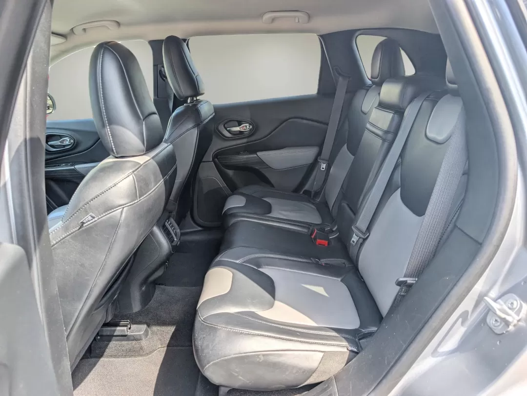 2014 /Black/Iceland Gray Jeep Cherokee Limited (1C4PJMDS4EW) with an Other engine, located at 1430 Gateway Drive, Opelika, AL, 36801, (334) 239-0944, 32.637871, -85.409790 - **Explore the Great Outdoors with This 2014 Jeep Cherokee Limited Perfect for Adventure Seekers in Phenix City!**<br /> <br /> Are you ready to elevate your adventures on and off the beaten path? Look no further than this stunning 2014 Jeep Cherokee Limited, a versatile Sport Utility Vehicle that c - Photo#10