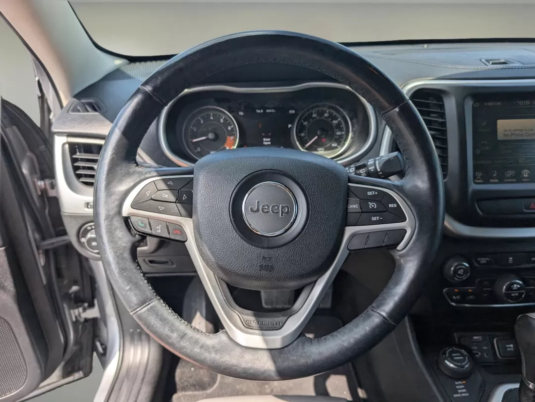 2014 /Black/Iceland Gray Jeep Cherokee Limited (1C4PJMDS4EW) with an Other engine, located at 1430 Gateway Drive, Opelika, AL, 36801, (334) 239-0944, 32.637871, -85.409790 - **Explore the Great Outdoors with This 2014 Jeep Cherokee Limited Perfect for Adventure Seekers in Phenix City!**<br /> <br /> Are you ready to elevate your adventures on and off the beaten path? Look no further than this stunning 2014 Jeep Cherokee Limited, a versatile Sport Utility Vehicle that c - Photo#15