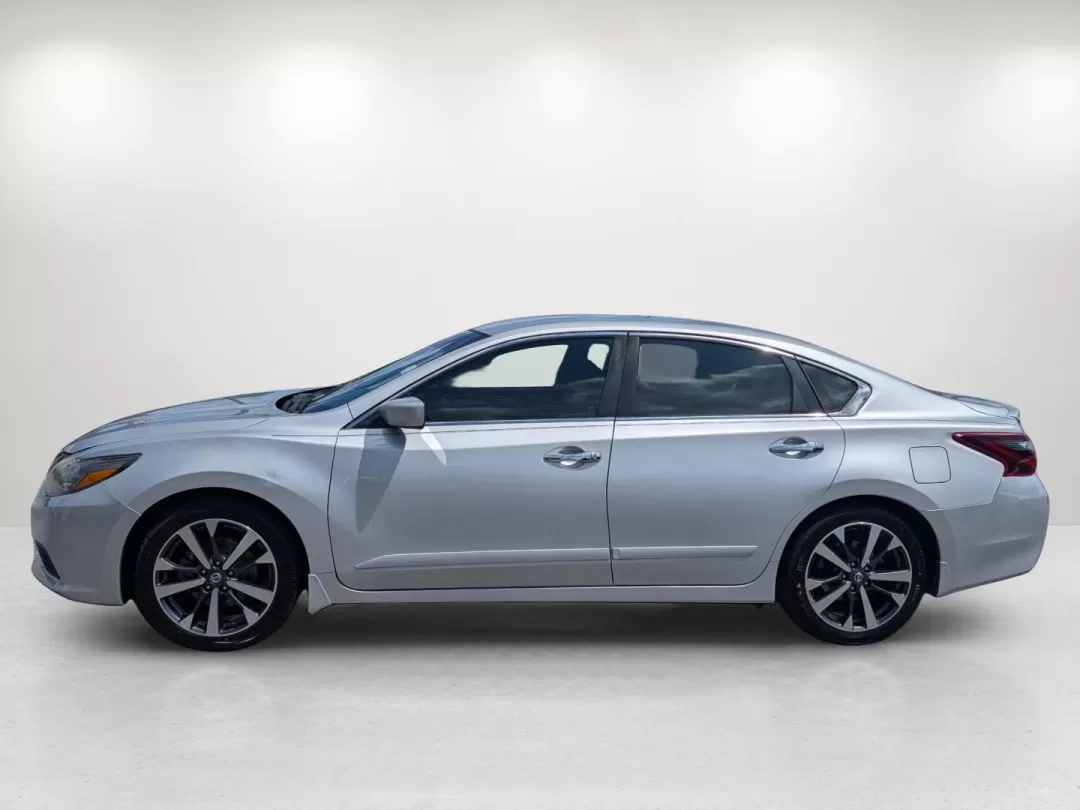 2017 /Sport Interior Nissan Altima 2.5 SR (1N4AL3AP3HC) with an Other engine, located at 521 Old Farm Lane Rd, Prattville, AL, 36066, (334) 325-1505, 32.482460, -86.416367 - **Discover Your New Adventure with the 2017 Nissan Altima 2.5 SR at Gils Auto!**<br /> <br /> Are you in search of a reliable vehicle that perfectly balances style, performance, and practicality? Look no further than the 2017 Nissan Altima 2.5 SR, available now at Gils Auto in Phenix City, AL! This - Photo#7