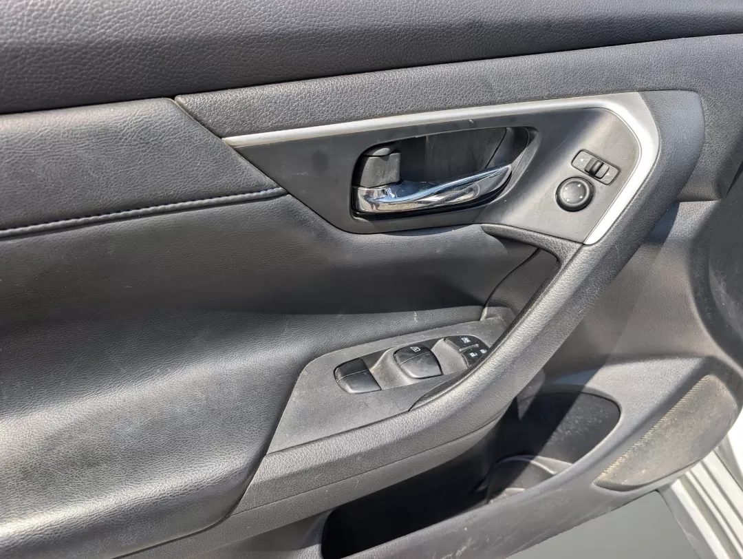 2017 /Sport Interior Nissan Altima 2.5 SR (1N4AL3AP3HC) with an Other engine, located at 521 Old Farm Lane Rd, Prattville, AL, 36066, (334) 325-1505, 32.482460, -86.416367 - **Discover Your New Adventure with the 2017 Nissan Altima 2.5 SR at Gils Auto!**<br /> <br /> Are you in search of a reliable vehicle that perfectly balances style, performance, and practicality? Look no further than the 2017 Nissan Altima 2.5 SR, available now at Gils Auto in Phenix City, AL! This - Photo#8