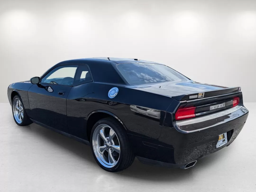 2009 /Dark Slate Gray Dodge Challenger R/T (2B3LJ54T59H) with an Other engine, located at 3959 U.S. 80 W, Phenix City, AL, 36870, (334) 297-4885, 32.469296, -85.135185 - **Unleash the Thrill of the Open Road with This 2009 Dodge Challenger R/T at Gils Auto!**<br /> <br /> Are you looking for a vehicle that embodies power, style, and performance? This 2009 Dodge Challenger R/T is the perfect blend of muscle and modernity, making it an ideal choice for driving enthusi - Photo#7