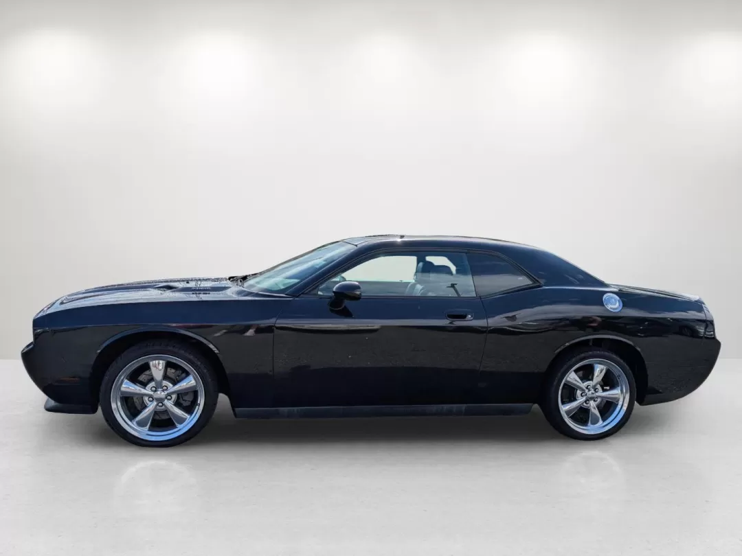 2009 /Dark Slate Gray Dodge Challenger R/T (2B3LJ54T59H) with an Other engine, located at 3959 U.S. 80 W, Phenix City, AL, 36870, (334) 297-4885, 32.469296, -85.135185 - **Unleash the Thrill of the Open Road with This 2009 Dodge Challenger R/T at Gils Auto!**<br /> <br /> Are you looking for a vehicle that embodies power, style, and performance? This 2009 Dodge Challenger R/T is the perfect blend of muscle and modernity, making it an ideal choice for driving enthusi - Photo#8