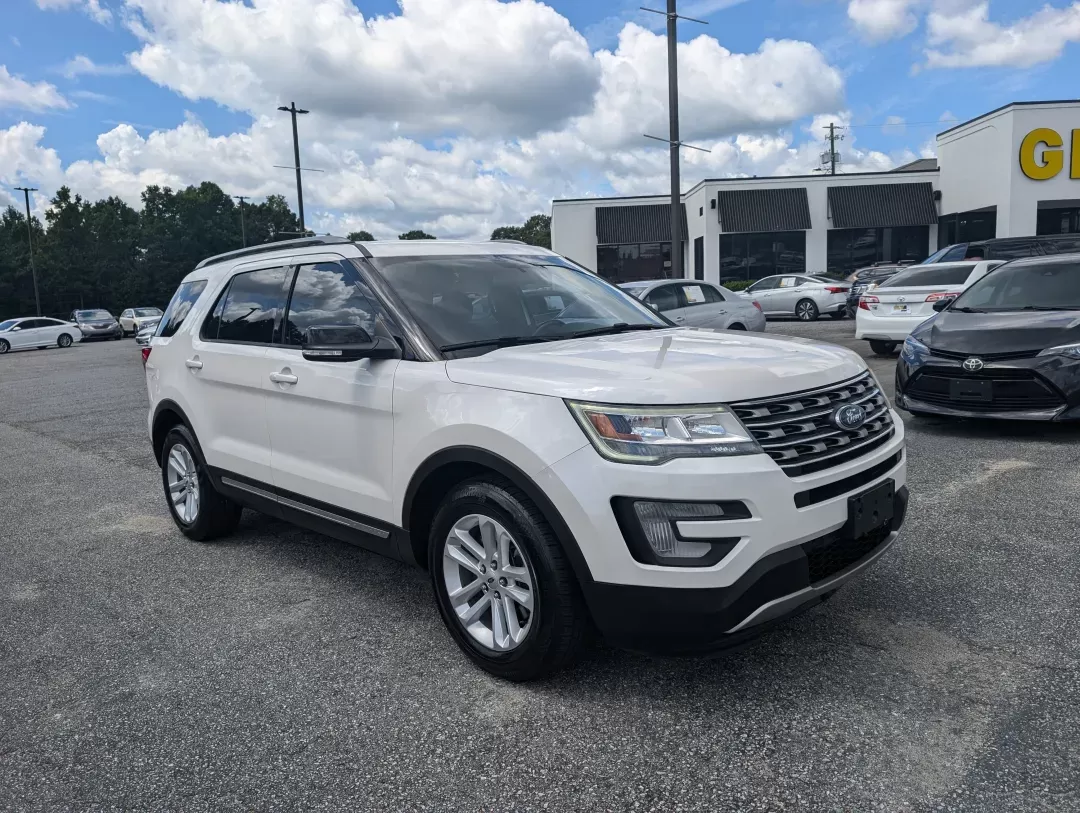 2017 Ford Explorer XLT (1FM5K7D86HG) with an Other engine, located at 3959 U.S. 80 W, Phenix City, AL, 36870, (334) 297-4885, 32.469296, -85.135185 - **Discover Adventure with the 2017 Ford Explorer XLT Your Perfect Family SUV!**<br /> <br /> Are you ready to embark on new family adventures or make those daily commutes more enjoyable? Picture this: a spacious, comfortable SUV that's ready for weekend getaways, school drop-offs, and everything in - Photo#2