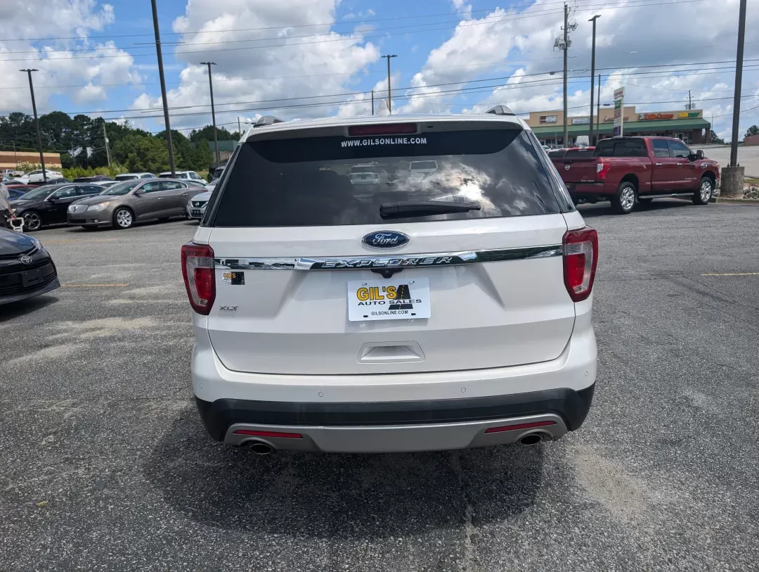 2017 Ford Explorer XLT (1FM5K7D86HG) with an Other engine, located at 3959 U.S. 80 W, Phenix City, AL, 36870, (334) 297-4885, 32.469296, -85.135185 - **Discover Adventure with the 2017 Ford Explorer XLT Your Perfect Family SUV!**<br /> <br /> Are you ready to embark on new family adventures or make those daily commutes more enjoyable? Picture this: a spacious, comfortable SUV that's ready for weekend getaways, school drop-offs, and everything in - Photo#5