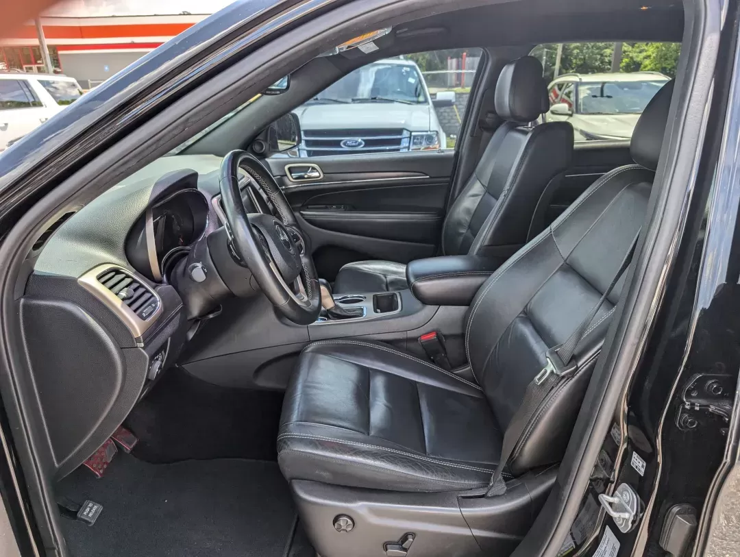2017 /Black Jeep Grand Cherokee Limited (1C4RJEBG5HC) with an Other engine, located at 3959 U.S. 80 W, Phenix City, AL, 36870, (334) 297-4885, 32.469296, -85.135185 - **Experience Adventure in Comfort with the 2017 Jeep Grand Cherokee Limited!**<br /> <br /> Are you ready to elevate your daily drives and weekend getaways? The 2017 Jeep Grand Cherokee Limited is the ultimate SUV for those who crave adventure without sacrificing comfort and modern technology. Wheth - Photo#9