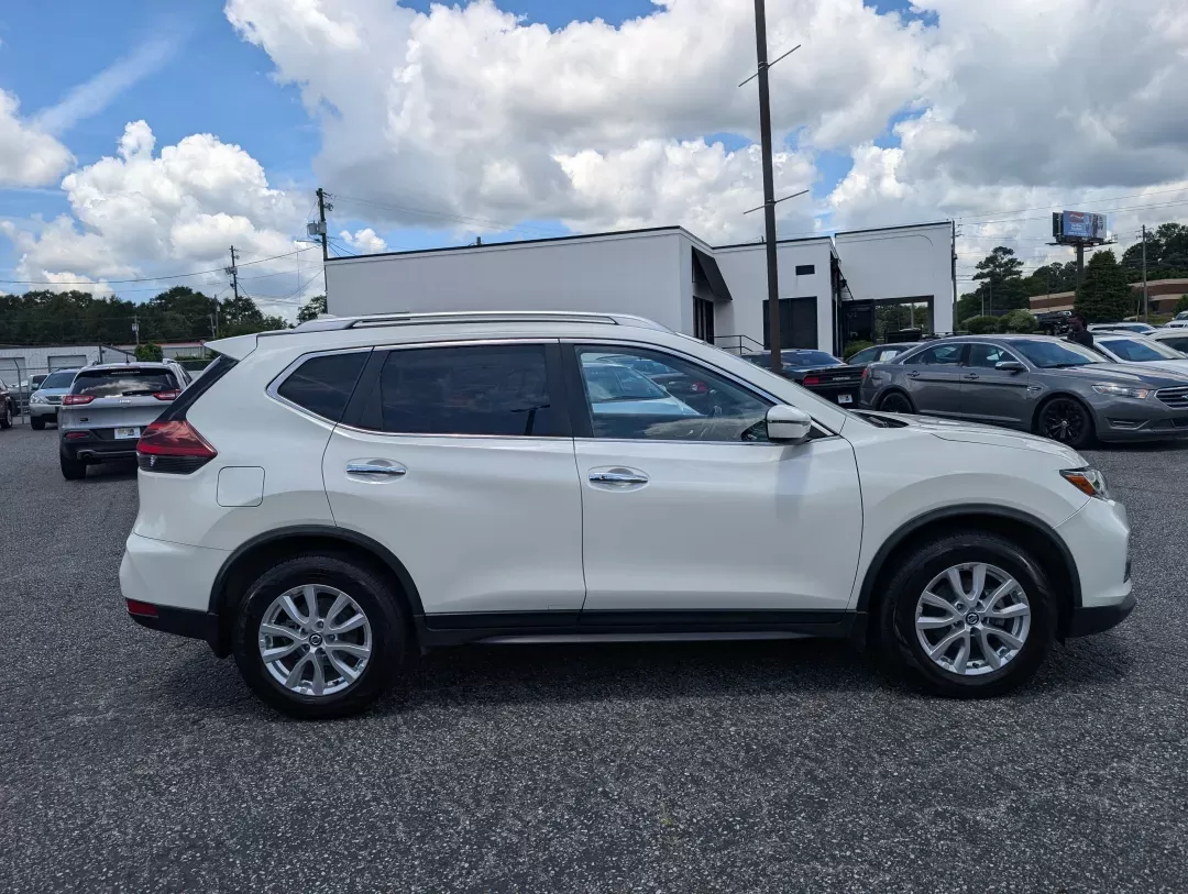 2018 /Charcoal Nissan Rogue SV (JN8AT2MT7JW) with an Other engine, located at 3959 U.S. 80 W, Phenix City, AL, 36870, (334) 297-4885, 32.469296, -85.135185 - **Discover Your Next Adventure with the 2018 Nissan Rogue SV at Gils Auto!**<br /> <br /> Are you ready to elevate your lifestyle with a vehicle that marries versatility and comfort? The 2018 Nissan Rogue SV is the perfect companion for growing families, weekend adventurers, and budget-conscious buy - Photo#3