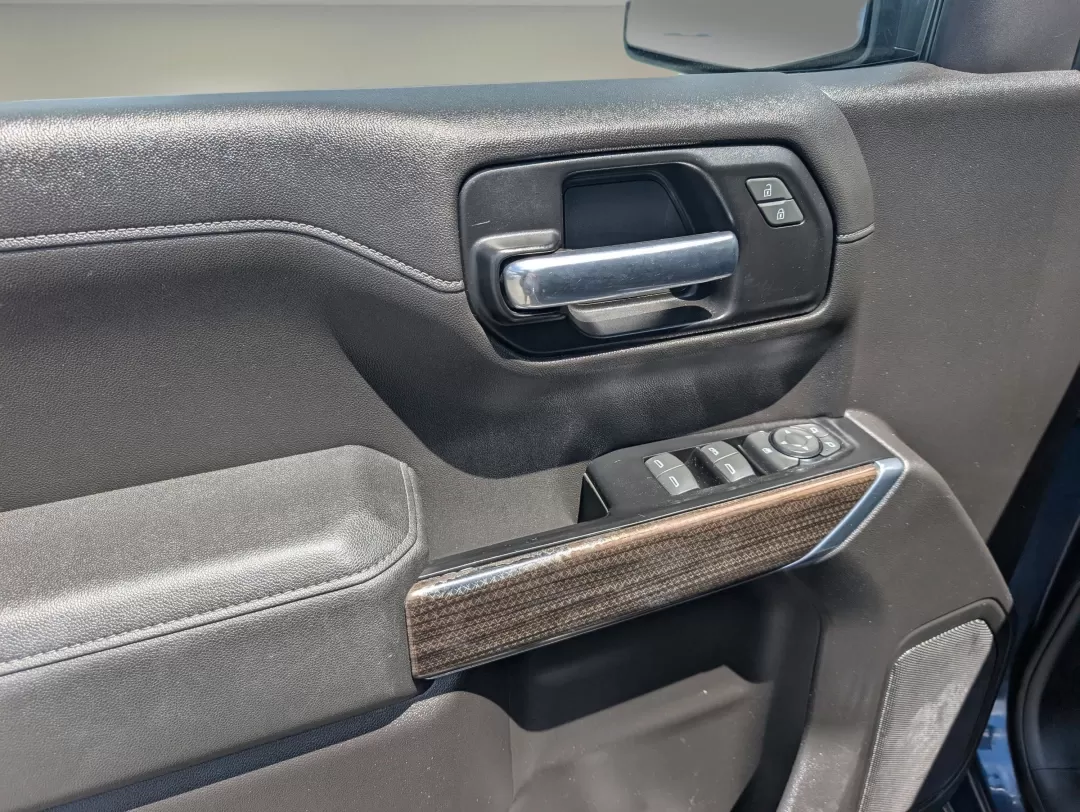 2019 /Jet Black Chevrolet Silverado 1500 LT (3GCUYDED8KG) with an Other engine, located at 521 Old Farm Lane Rd, Prattville, AL, 36066, (334) 325-1505, 32.482460, -86.416367 - Discover the thrill of adventure with this 2019 Chevrolet Silverado 1500 LT, a pickup truck designed for those who crave both ruggedness and comfort, perfect for weekend getaways or daily commuting in Phenix City, AL. Whether you're a growing family needing extra space or a weekend warrior ready for - Photo#8