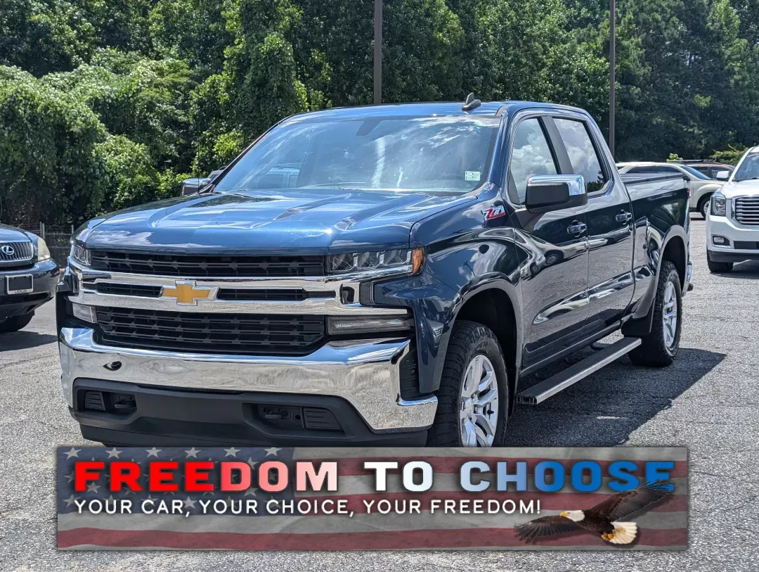 2019 /Jet Black Chevrolet Silverado 1500 LT (3GCUYDED8KG) with an Other engine, located at 3959 U.S. 80 W, Phenix City, AL, 36870, (334) 297-4885, 32.469296, -85.135185 - Discover the thrill of adventure with this 2019 Chevrolet Silverado 1500 LT, a pickup truck designed for those who crave both ruggedness and comfort, perfect for weekend getaways or daily commuting in Phenix City, AL. Whether you're a growing family needing extra space or a weekend warrior ready for - Photo#0