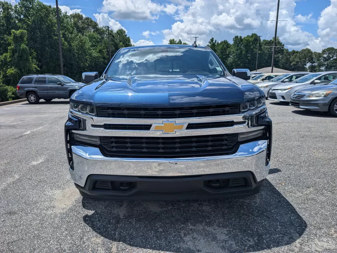2019 /Jet Black Chevrolet Silverado 1500 LT (3GCUYDED8KG) with an Other engine, located at 3959 U.S. 80 W, Phenix City, AL, 36870, (334) 297-4885, 32.469296, -85.135185 - Discover the thrill of adventure with this 2019 Chevrolet Silverado 1500 LT, a pickup truck designed for those who crave both ruggedness and comfort, perfect for weekend getaways or daily commuting in Phenix City, AL. Whether you're a growing family needing extra space or a weekend warrior ready for - Photo#1
