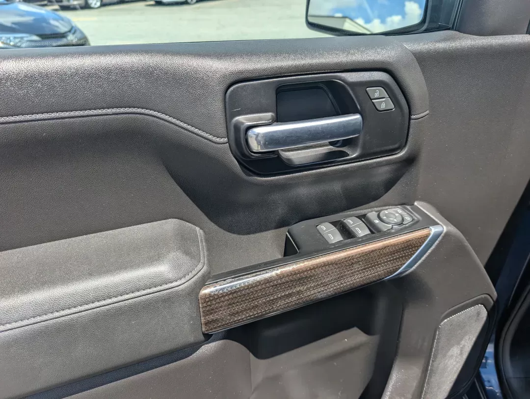 2019 /Jet Black Chevrolet Silverado 1500 LT (3GCUYDED8KG) with an Other engine, located at 3959 U.S. 80 W, Phenix City, AL, 36870, (334) 297-4885, 32.469296, -85.135185 - Discover the thrill of adventure with this 2019 Chevrolet Silverado 1500 LT, a pickup truck designed for those who crave both ruggedness and comfort, perfect for weekend getaways or daily commuting in Phenix City, AL. Whether you're a growing family needing extra space or a weekend warrior ready for - Photo#8