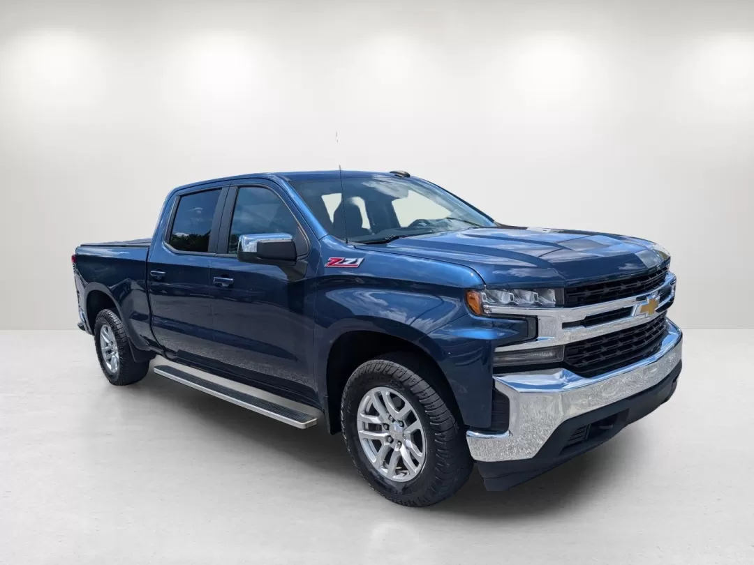 2019 /Jet Black Chevrolet Silverado 1500 LT (3GCUYDED8KG) with an Other engine, located at 3959 U.S. 80 W, Phenix City, AL, 36870, (334) 297-4885, 32.469296, -85.135185 - Discover the thrill of adventure with this 2019 Chevrolet Silverado 1500 LT, a pickup truck designed for those who crave both ruggedness and comfort, perfect for weekend getaways or daily commuting in Phenix City, AL. Whether you're a growing family needing extra space or a weekend warrior ready for - Photo#3