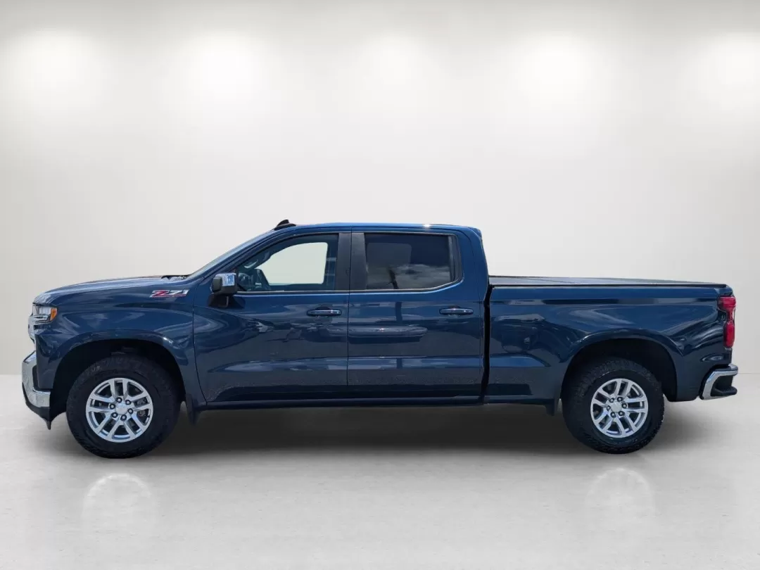 2019 /Jet Black Chevrolet Silverado 1500 LT (3GCUYDED8KG) with an Other engine, located at 3959 U.S. 80 W, Phenix City, AL, 36870, (334) 297-4885, 32.469296, -85.135185 - Discover the thrill of adventure with this 2019 Chevrolet Silverado 1500 LT, a pickup truck designed for those who crave both ruggedness and comfort, perfect for weekend getaways or daily commuting in Phenix City, AL. Whether you're a growing family needing extra space or a weekend warrior ready for - Photo#8