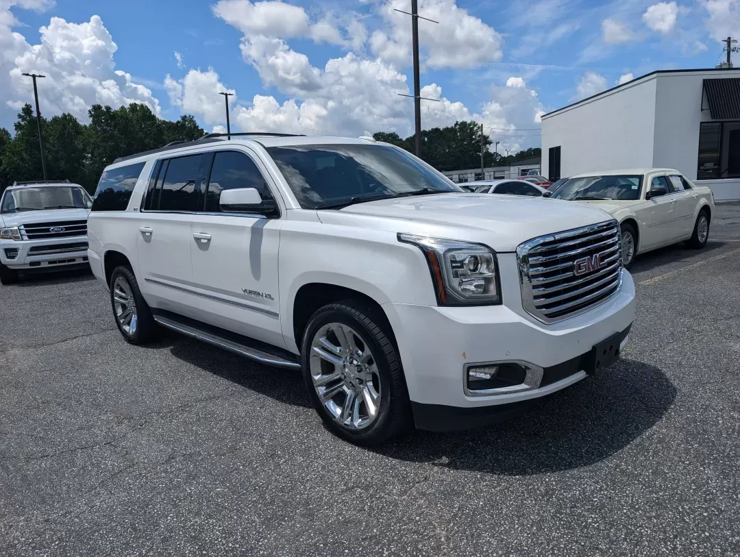 2017 /Cocoa/Dune GMC Yukon XL SLT (1GKS2GKC1HR) with an Other engine, located at 3959 U.S. 80 W, Phenix City, AL, 36870, (334) 297-4885, 32.469296, -85.135185 - **Adventure Awaits: Discover the 2017 GMC Yukon XL SLT at Gils Auto in Phenix City, AL!**<br /> <br /> Are you ready to elevate your driving experience? The 2017 GMC Yukon XL SLT is the perfect vehicle for families, adventure seekers, and anyone looking for a reliable and spacious SUV. With luxuriou - Photo#2