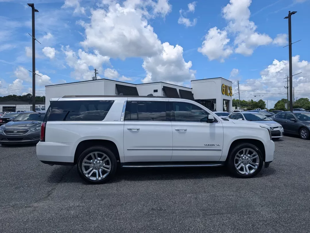 2017 /Cocoa/Dune GMC Yukon XL SLT (1GKS2GKC1HR) with an Other engine, located at 3959 U.S. 80 W, Phenix City, AL, 36870, (334) 297-4885, 32.469296, -85.135185 - **Adventure Awaits: Discover the 2017 GMC Yukon XL SLT at Gils Auto in Phenix City, AL!**<br /> <br /> Are you ready to elevate your driving experience? The 2017 GMC Yukon XL SLT is the perfect vehicle for families, adventure seekers, and anyone looking for a reliable and spacious SUV. With luxuriou - Photo#3