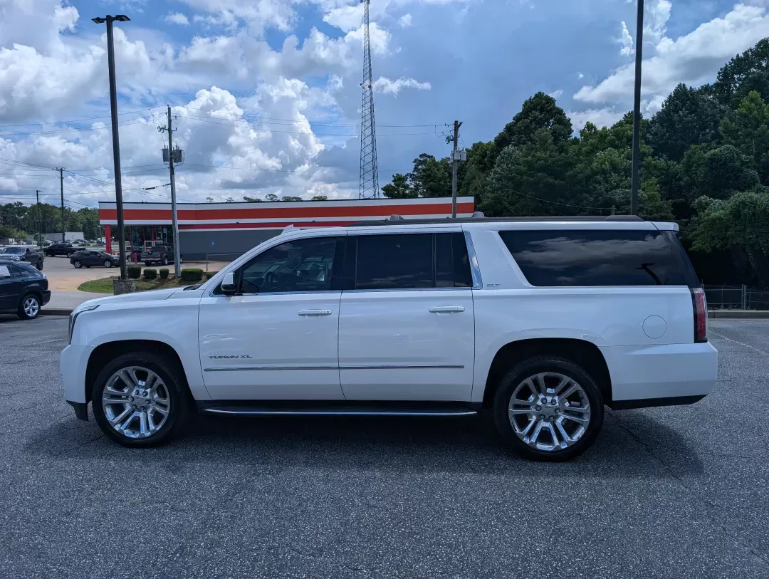 2017 /Cocoa/Dune GMC Yukon XL SLT (1GKS2GKC1HR) with an Other engine, located at 3959 U.S. 80 W, Phenix City, AL, 36870, (334) 297-4885, 32.469296, -85.135185 - **Adventure Awaits: Discover the 2017 GMC Yukon XL SLT at Gils Auto in Phenix City, AL!**<br /> <br /> Are you ready to elevate your driving experience? The 2017 GMC Yukon XL SLT is the perfect vehicle for families, adventure seekers, and anyone looking for a reliable and spacious SUV. With luxuriou - Photo#7