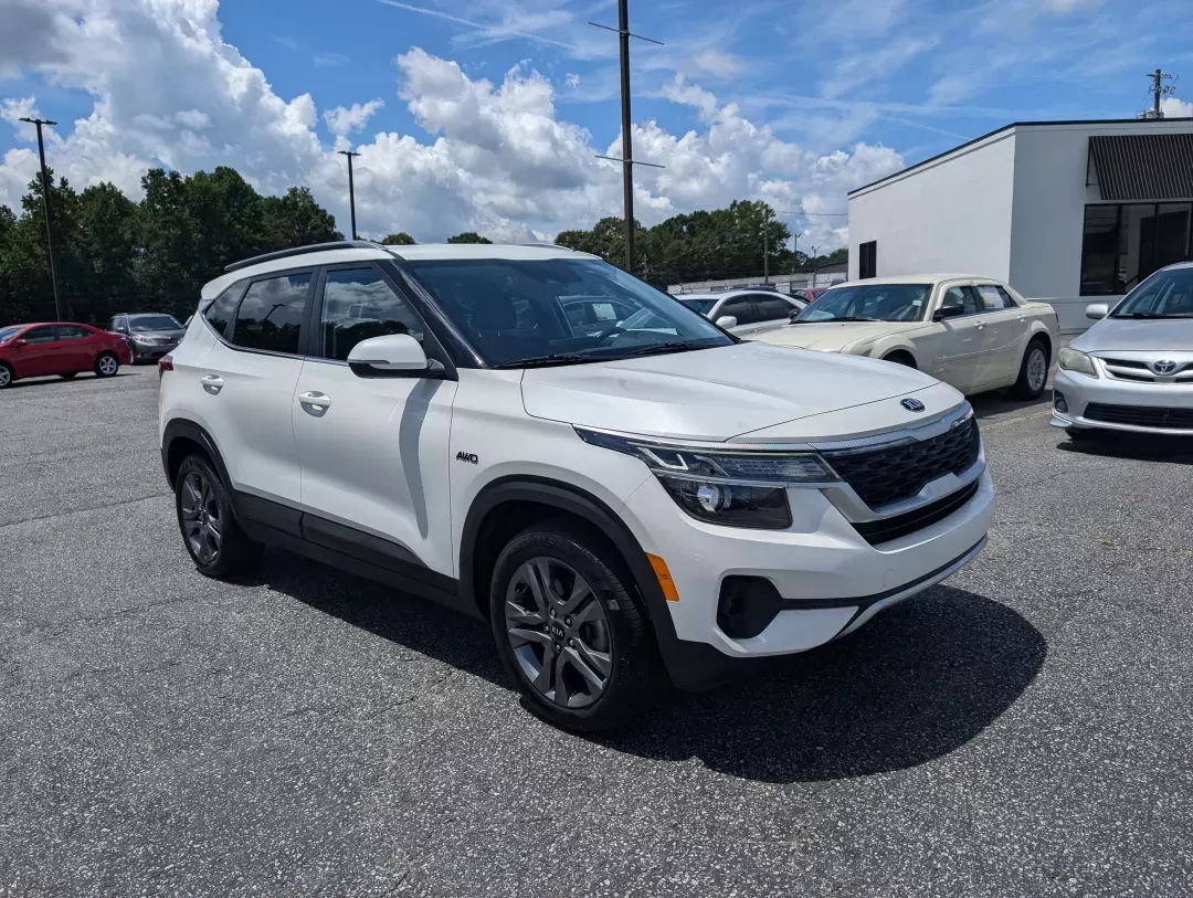 2021 /Black Kia Seltos S (KNDEUCAA3M7) with an Other engine, located at 3959 U.S. 80 W, Phenix City, AL, 36870, (334) 297-4885, 32.469296, -85.135185 - 2021 Kia Seltos S - Photo#2