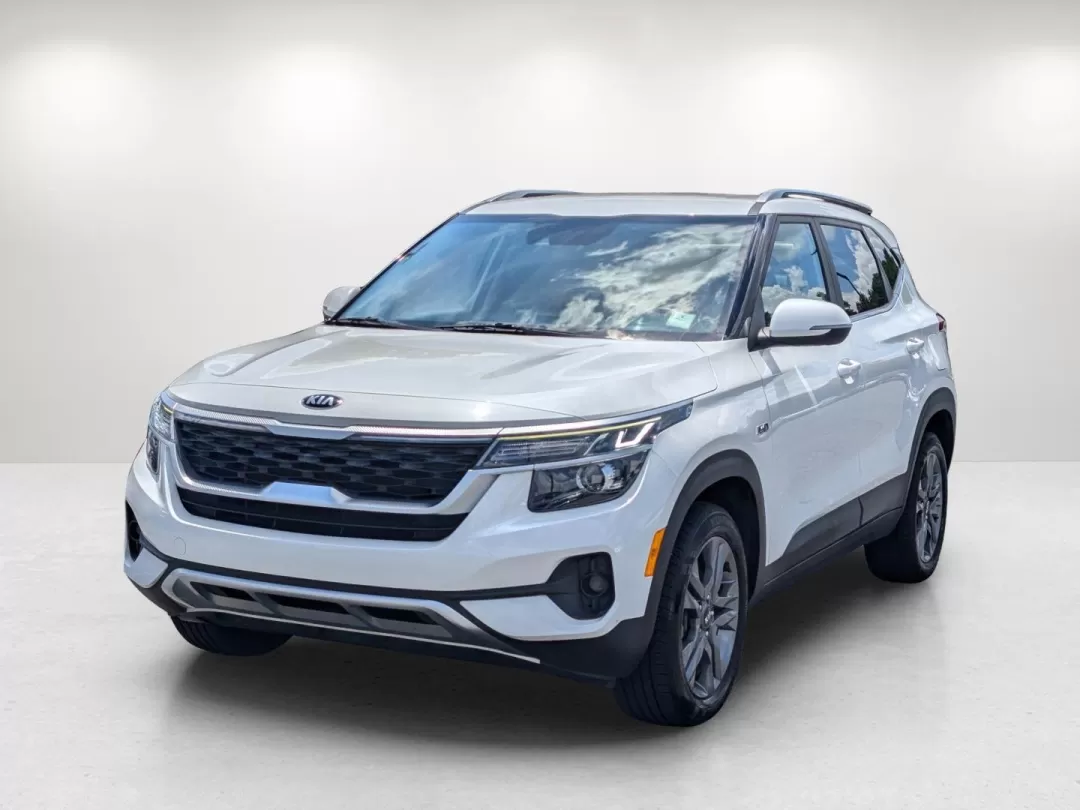 2021 /Black Kia Seltos S (KNDEUCAA3M7) with an Other engine, located at 3959 U.S. 80 W, Phenix City, AL, 36870, (334) 297-4885, 32.469296, -85.135185 - **Discover Your Next Adventure with the 2021 Kia Seltos AWD at Gils Auto!**<br /> <br /> Are you ready to elevate your lifestyle with a vehicle that seamlessly blends style, comfort, and functionality? The 2021 Kia Seltos AWD is perfect for those seeking an adventurous spirit while maintaining the p - Photo#1