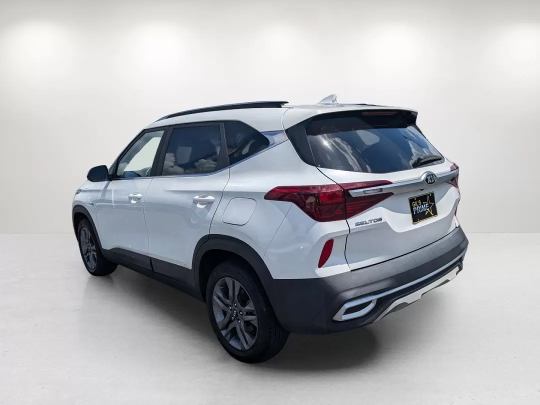 2021 /Black Kia Seltos S (KNDEUCAA3M7) with an Other engine, located at 3959 U.S. 80 W, Phenix City, AL, 36870, (334) 297-4885, 32.469296, -85.135185 - **Discover Your Next Adventure with the 2021 Kia Seltos AWD at Gils Auto!**<br /> <br /> Are you ready to elevate your lifestyle with a vehicle that seamlessly blends style, comfort, and functionality? The 2021 Kia Seltos AWD is perfect for those seeking an adventurous spirit while maintaining the p - Photo#7