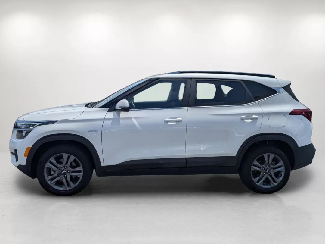 2021 /Black Kia Seltos S (KNDEUCAA3M7) with an Other engine, located at 521 Old Farm Lane Rd, Prattville, AL, 36066, (334) 325-1505, 32.482460, -86.416367 - **Discover Your Next Adventure with the 2021 Kia Seltos AWD at Gils Auto!**<br /> <br /> Are you ready to elevate your lifestyle with a vehicle that seamlessly blends style, comfort, and functionality? The 2021 Kia Seltos AWD is perfect for those seeking an adventurous spirit while maintaining the p - Photo#7